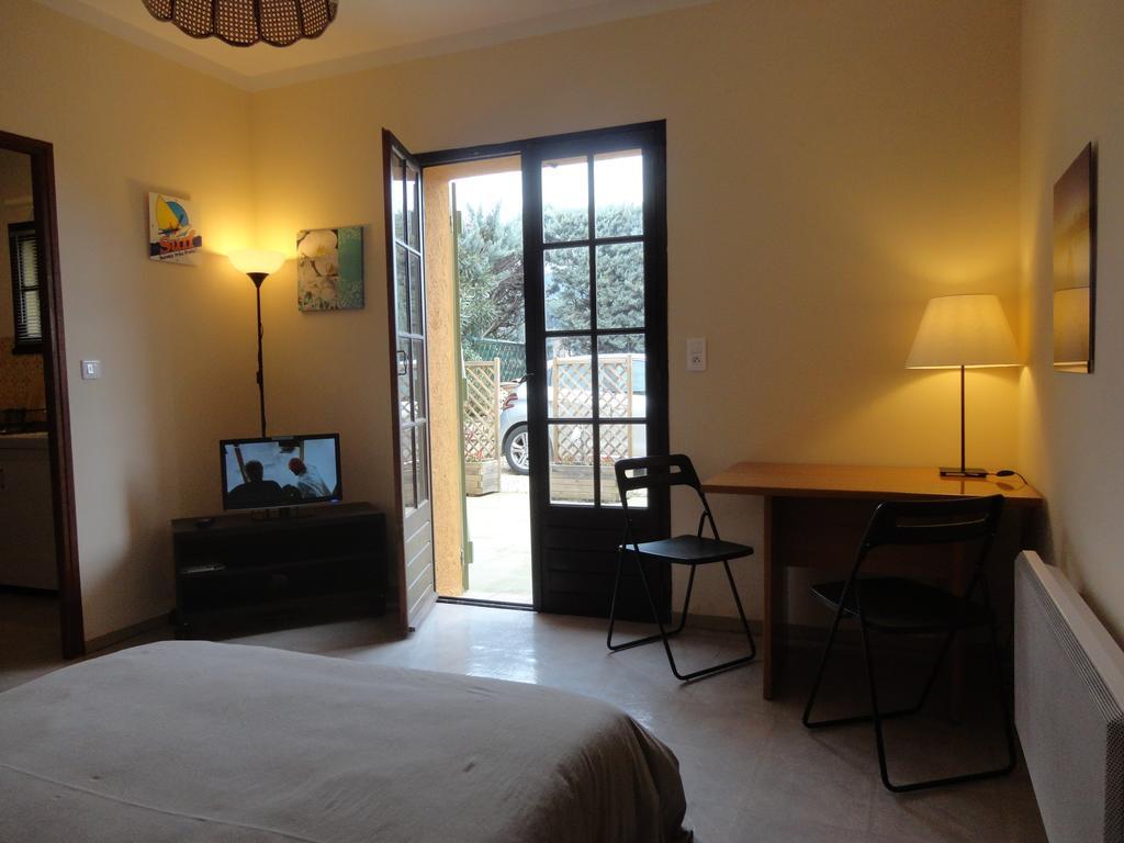 B&B Chez Max Figanières Extérieur photo